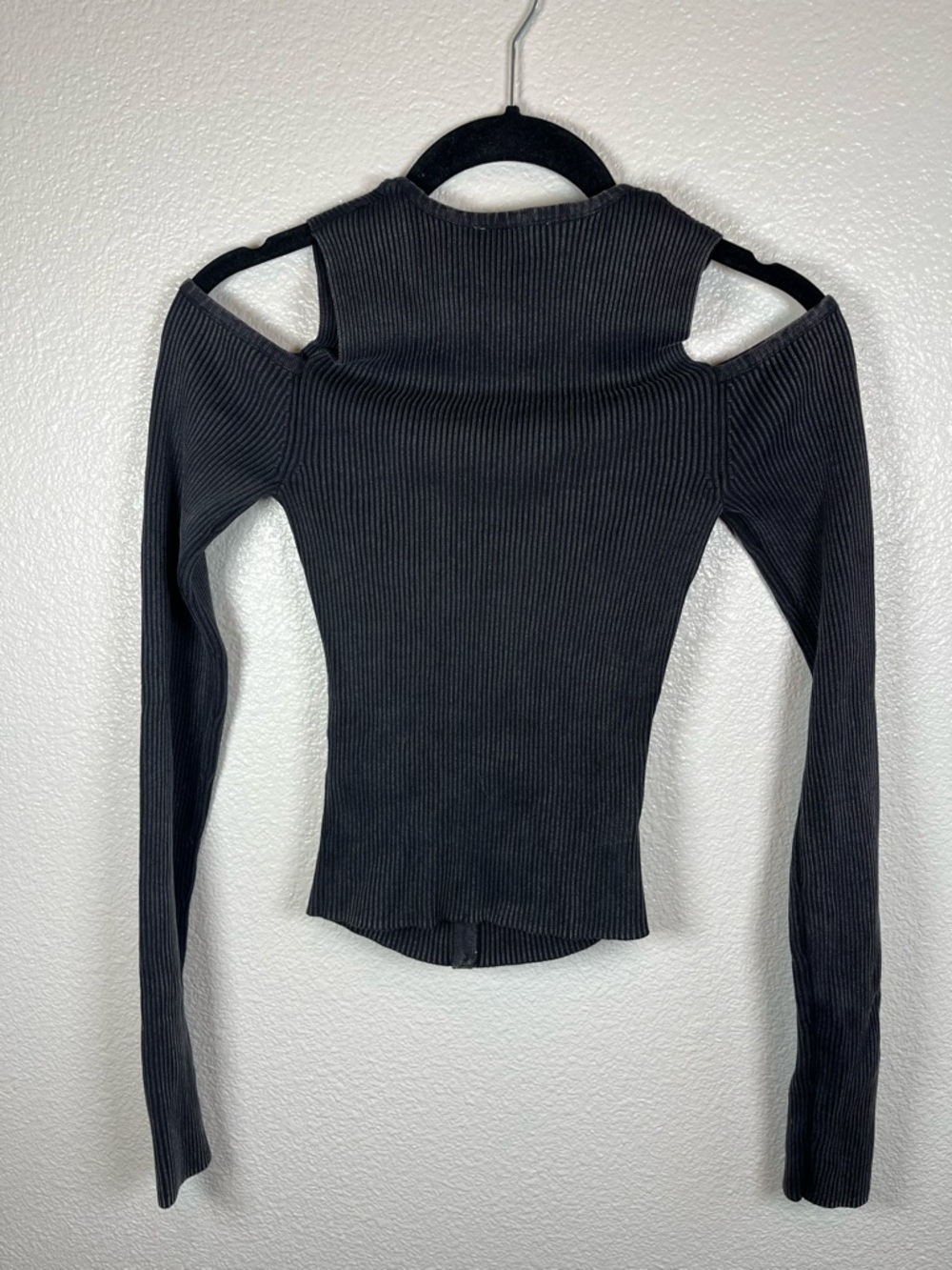 Zara Black Acid Wash Ribbed Cold-Shoulder Cutout Sweater SM - Picture 11 of 11
